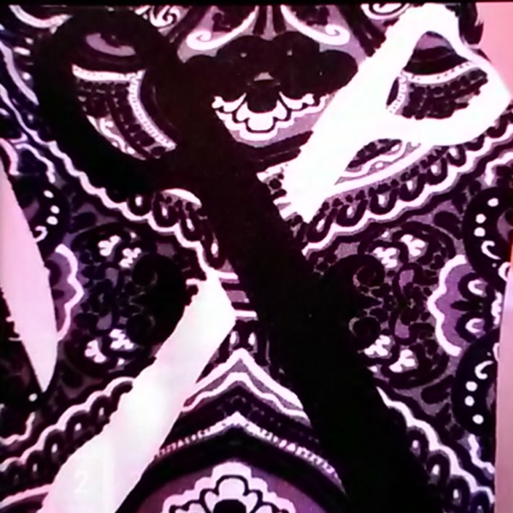 Lularoe leggings black and white scissors ✂️ - Picture 5 of 8